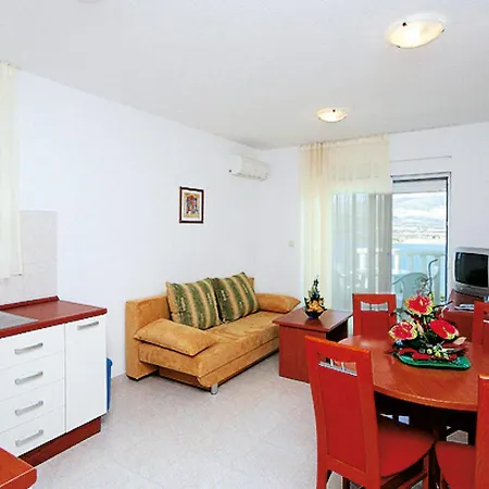 Bayview-1 Apartment